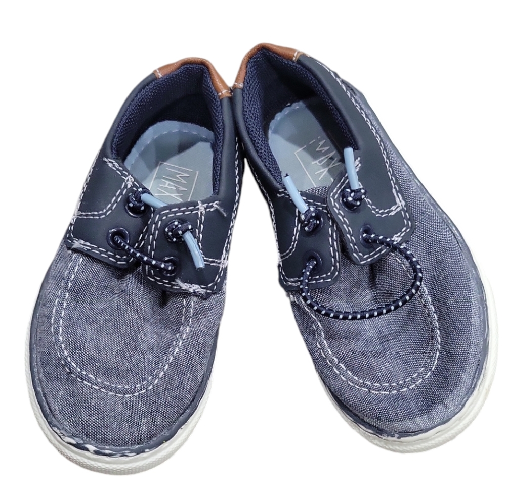 Max + Jake Chambray Boat Shoes Size 6